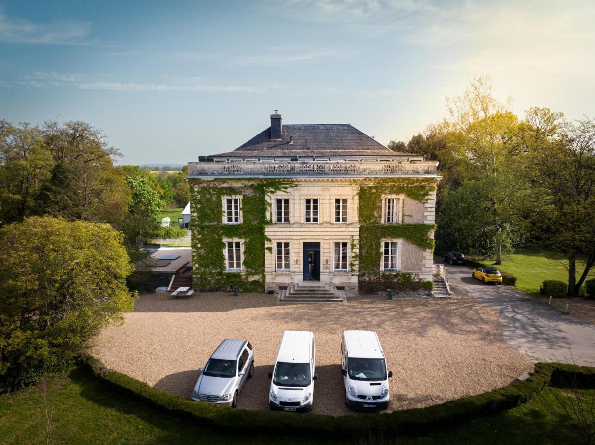 فندق Institut Bois Robert Bécon-les-Granits المظهر الخارجي الصورة